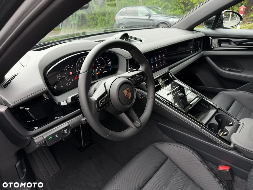 Porsche Panamera 4 - 12