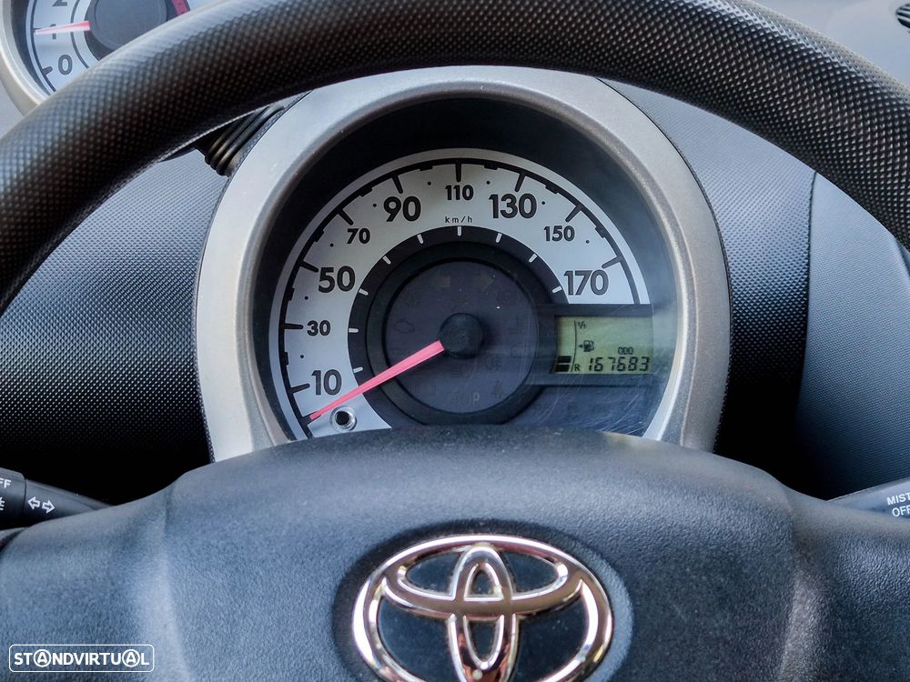 Toyota Aygo 1.0 + AC - 7