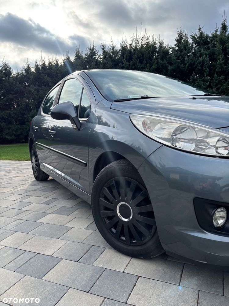 Peugeot 207 2009 photo 3