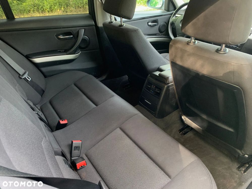 BMW Seria 3 318i - 16