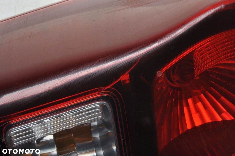 ISUZU D-MAX II LAMPA LEWA TYLNA LEWY TYŁ - 10