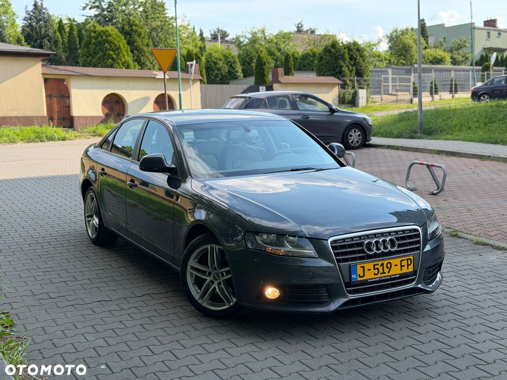 Audi A4 Limousine - 13