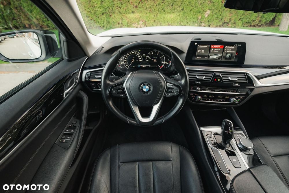 BMW Seria 5 520d - 12
