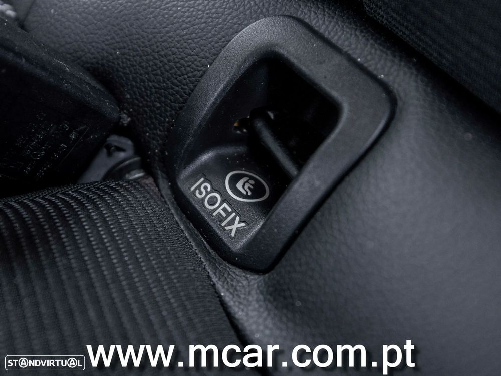 Mercedes-Benz GLA 180 d - 14