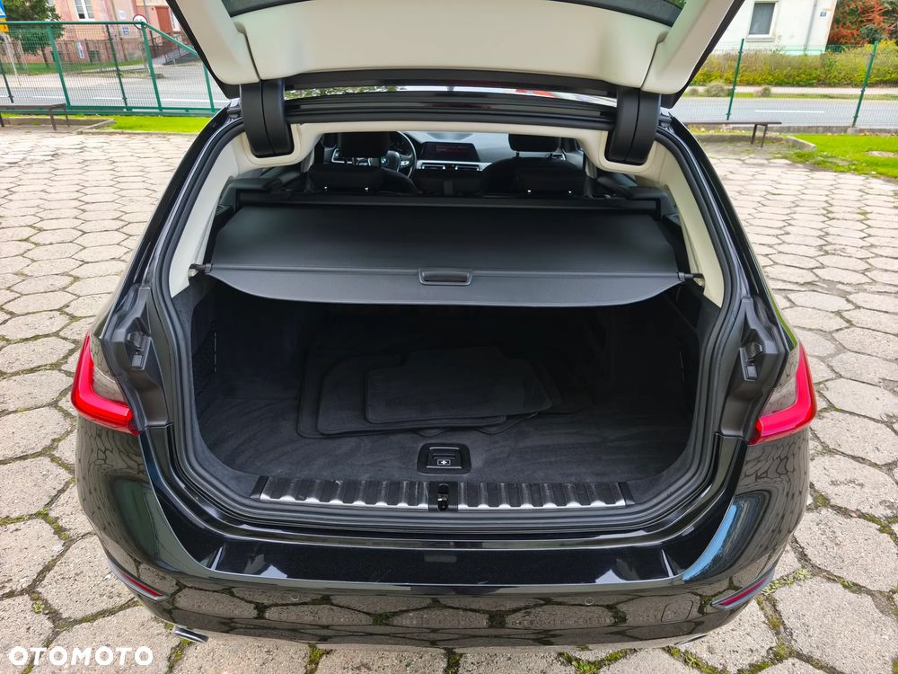 BMW Seria 3 318d Edition Luxury Line Purity - 13