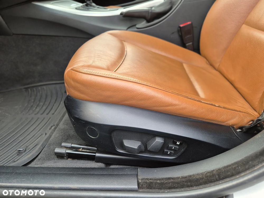 BMW Seria 3 335i xDrive - 10