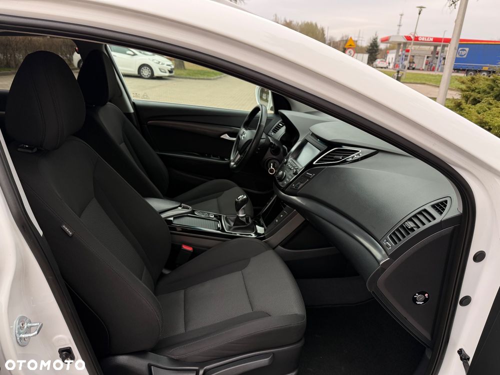 Hyundai i40 Kombi 2.0 Premium - 32