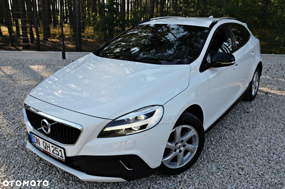 Volvo V40 Cross Country T3 Drive-E Summum - 1