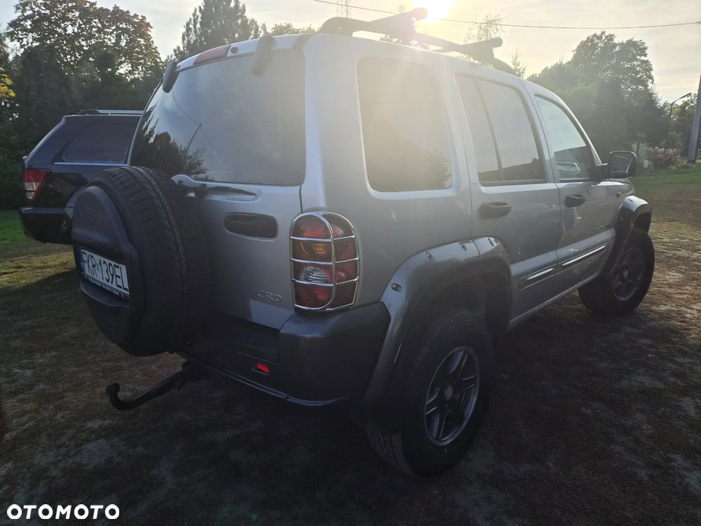 Jeep Cherokee - 11