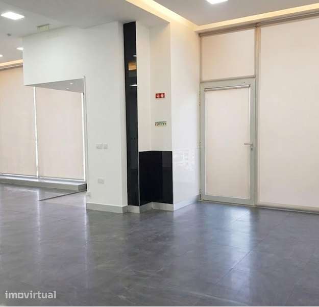 REF#4245 - Loja- 198 m2 – Ao Hospital Santa Maria - Grande imagem: 3/11