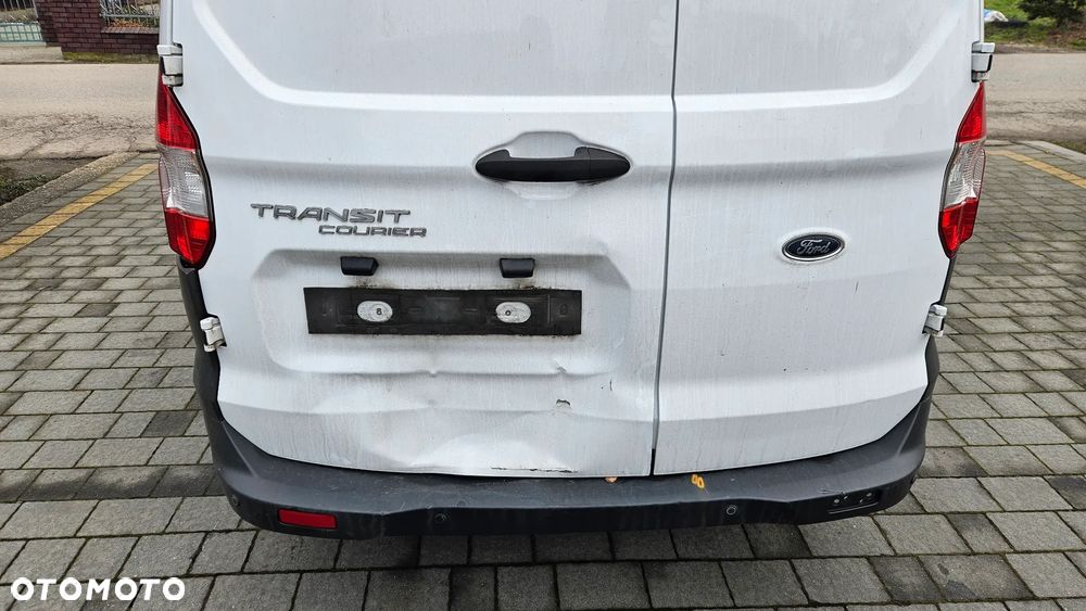 Ford Transit Courier - 11