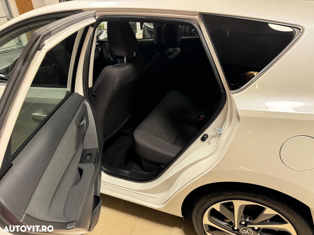 Toyota Auris 1.8 VVT-i Hybrid Automatik Touring Sports Team Deutschland - 8