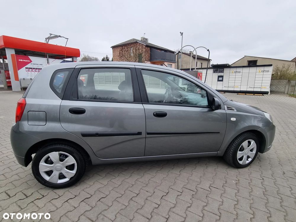 Chevrolet Aveo 1.2 16V Base / Classic - 15