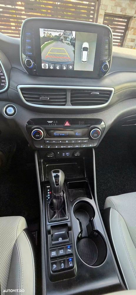 Hyundai Tucson 2.0 CRDI 4WD 6AT Luxury Pack+ - 33