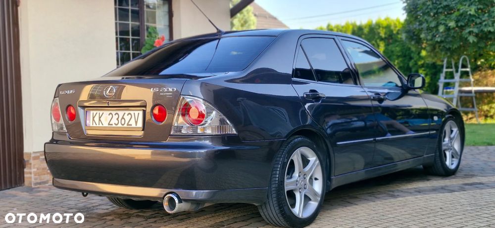 Lexus IS 200 - 10