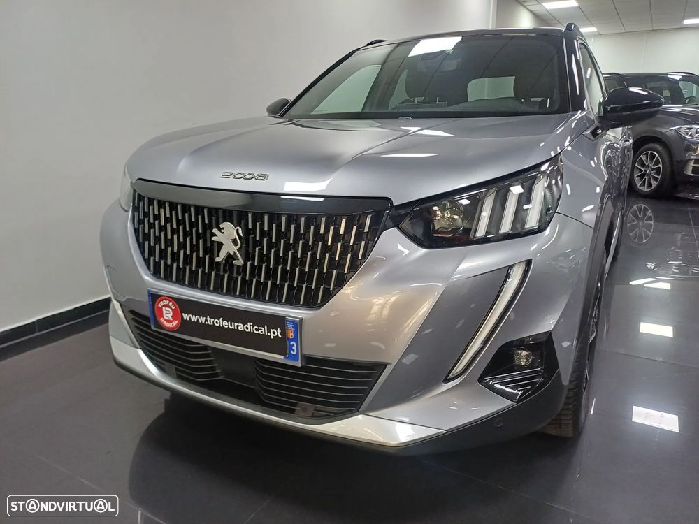 Peugeot 2008 PureTech 130 EAT8 GT - 4