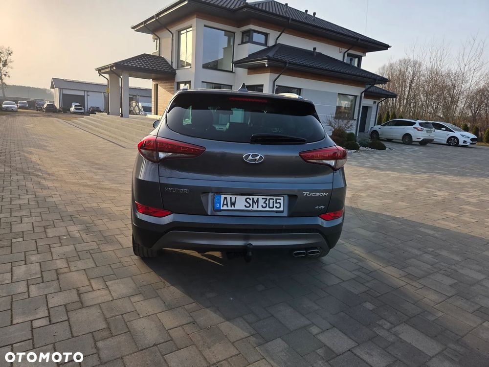 Hyundai Tucson 2.0 CRDI 4WD Automatik Premium - 18
