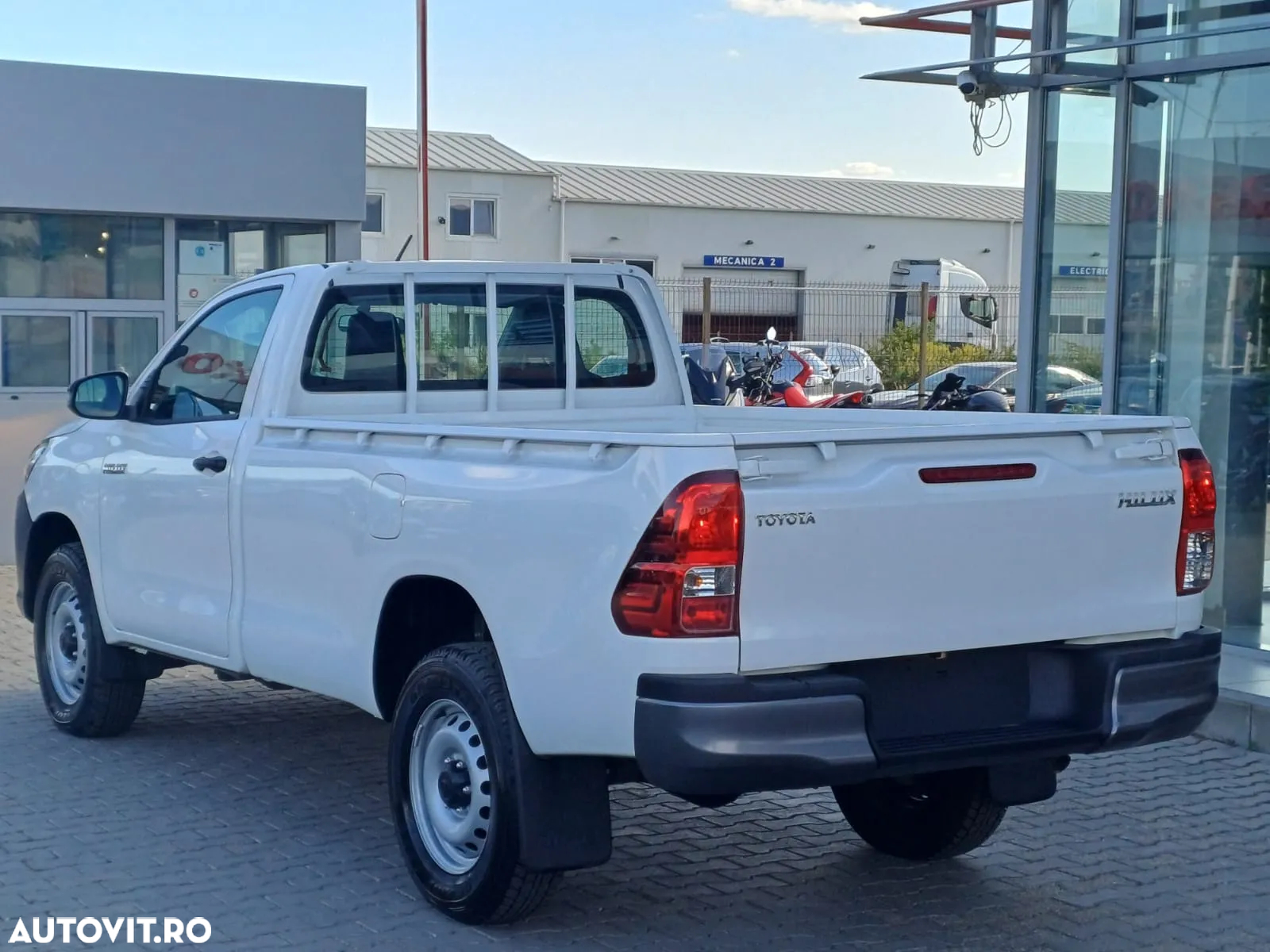 Toyota Hilux - 4
