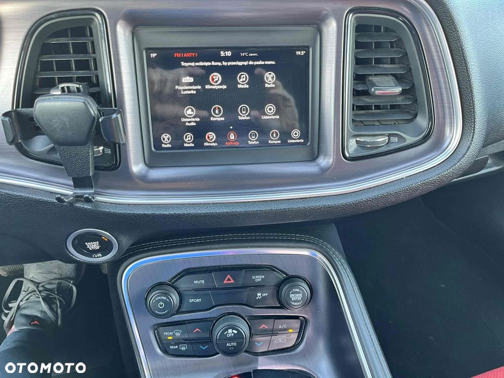 Dodge Challenger 5.7 R/T - 8