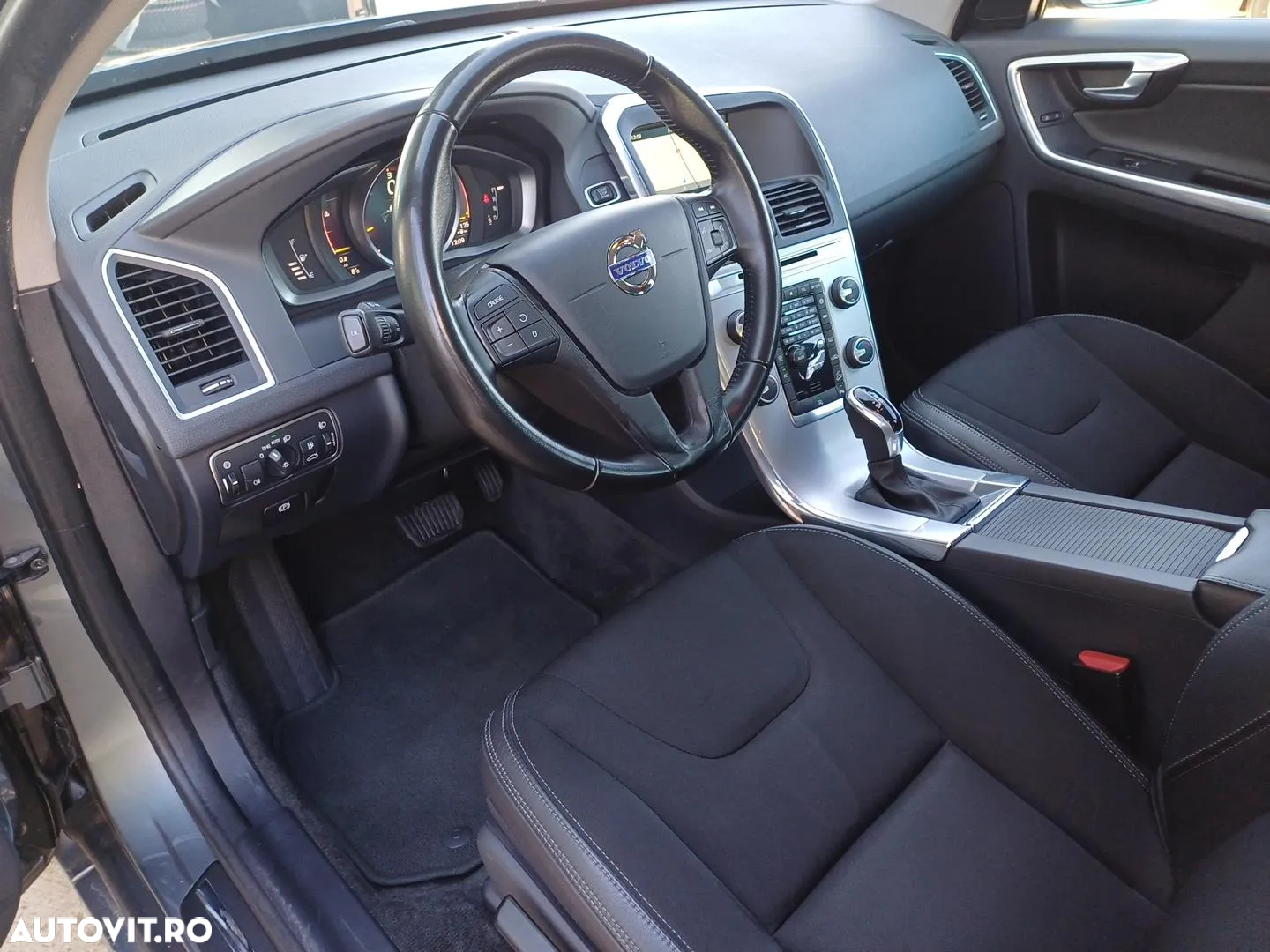 Volvo XC 60 D4 AWD Geartronic Kinetic - 11