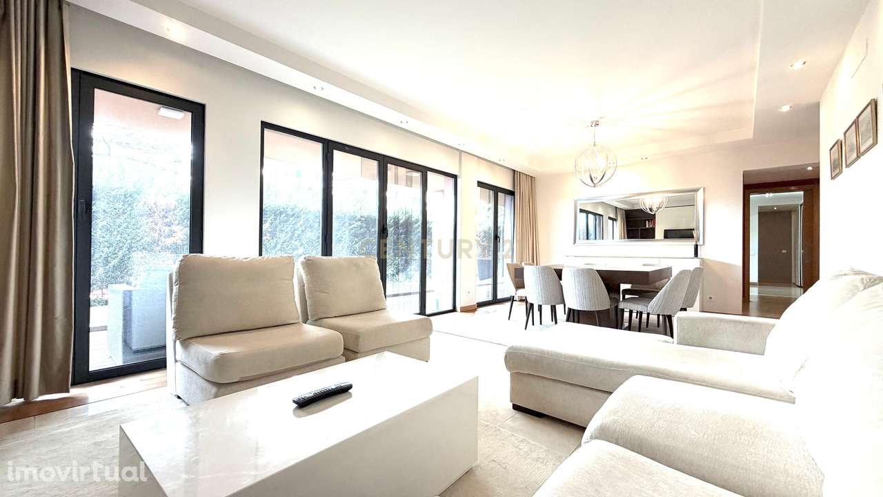 Arrenda-se Exclusivo T4 – Funchal Centro | Condomínio de Prestígio - Grande imagem: 3/33