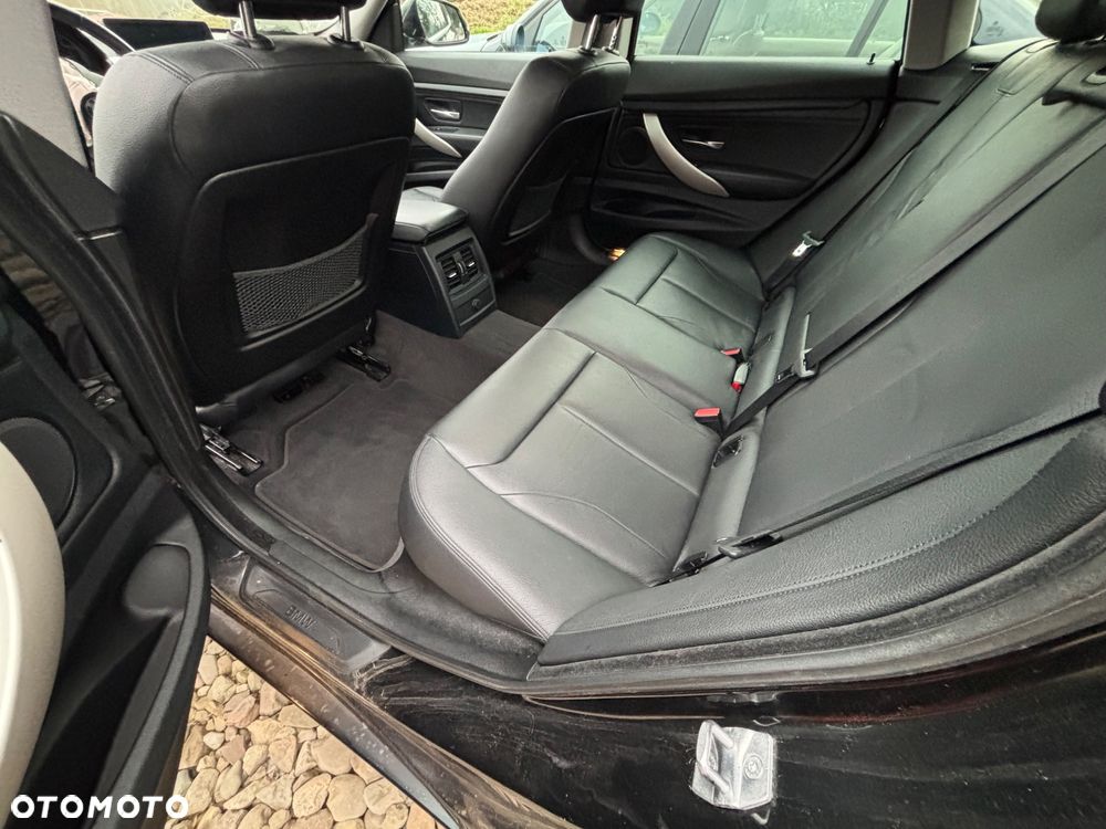 BMW 3GT 320d Sport Line - 28