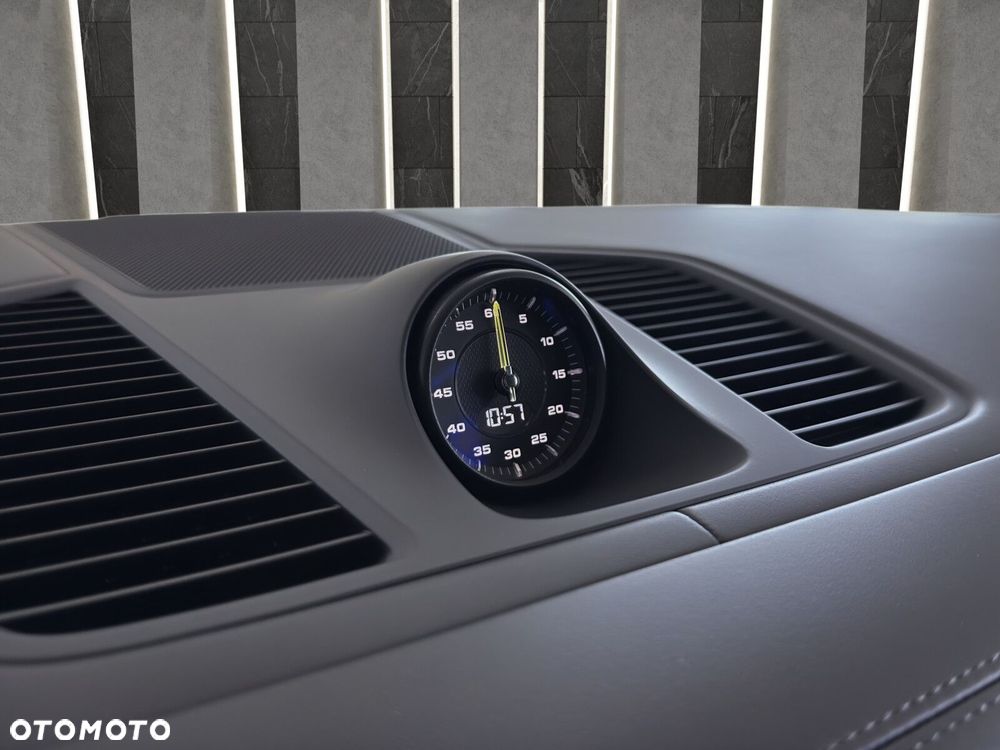 Porsche Cayenne - 30
