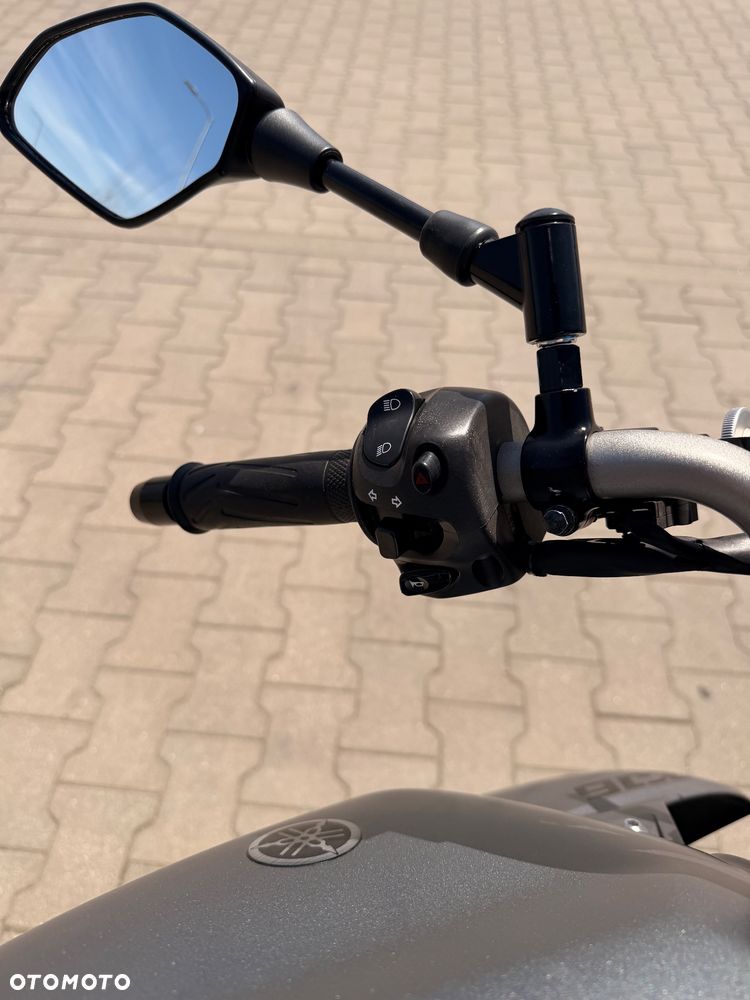 Yamaha XJ - 12