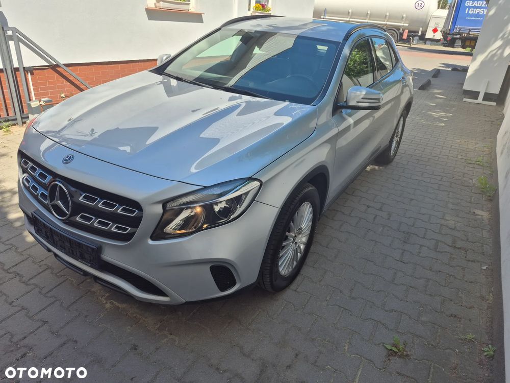 Mercedes-Benz GLA 180 Style - 36