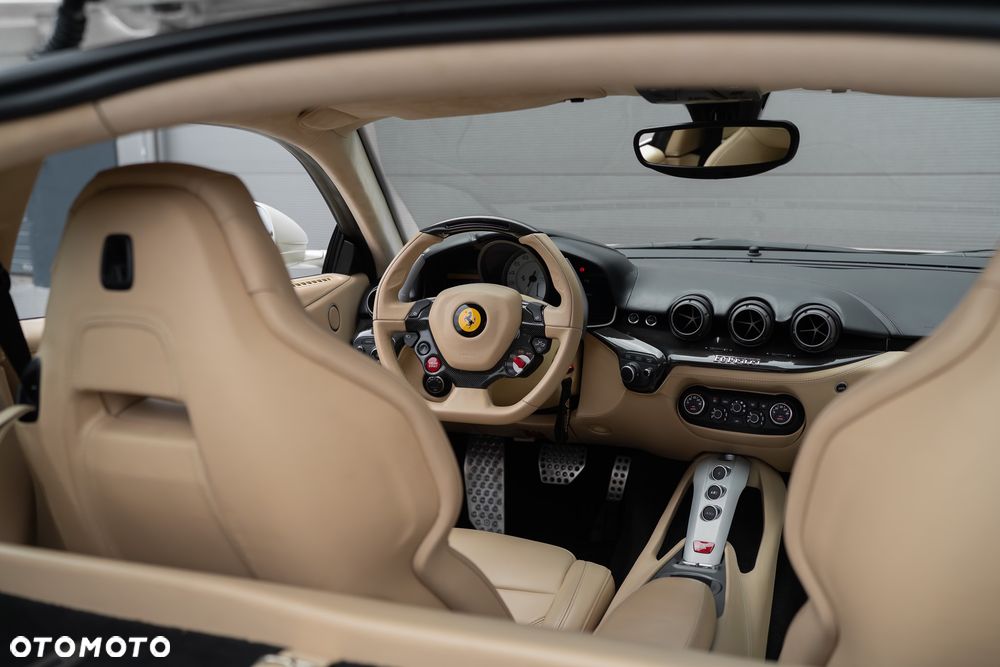 Ferrari F12berlinetta - 18