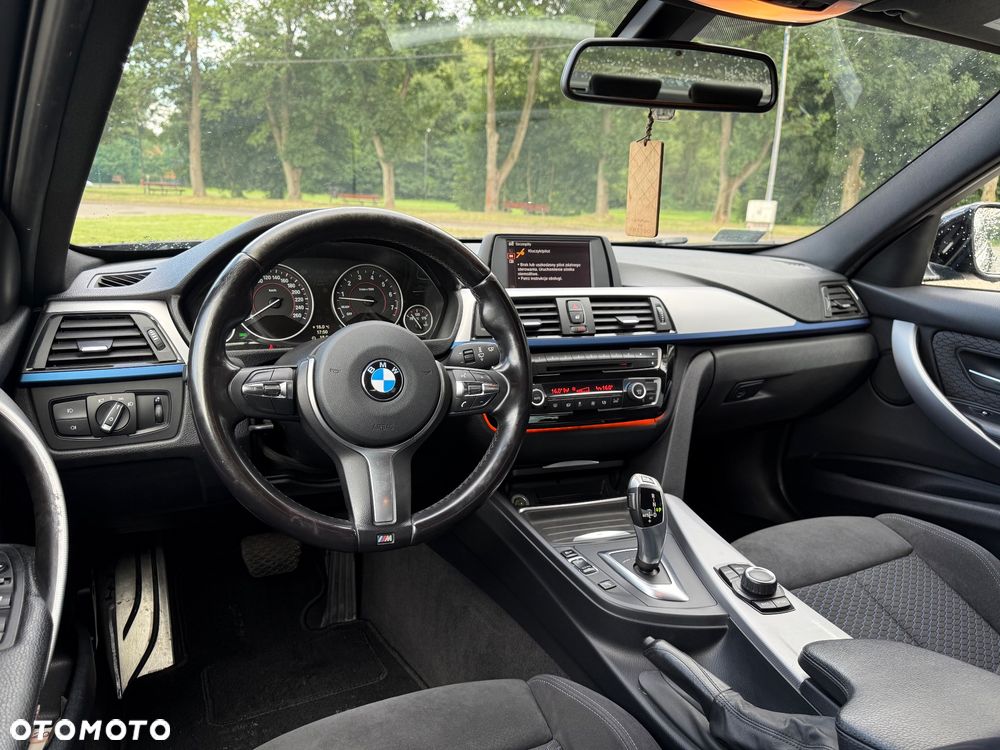BMW Seria 3 320i - 6