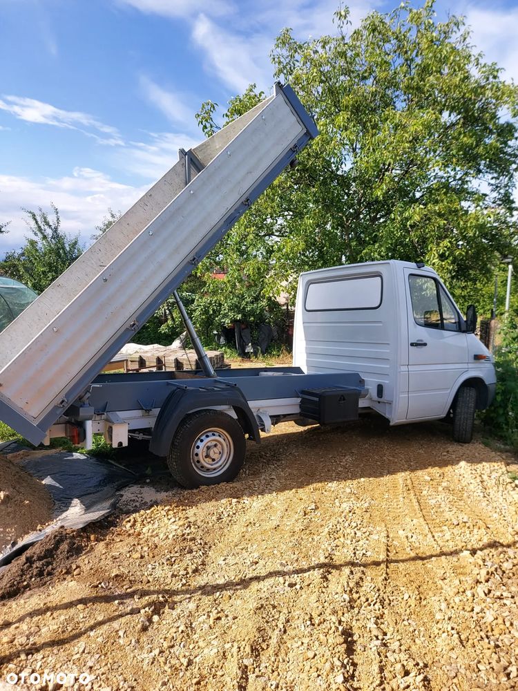 Mercedes-Benz Sprinter - 2