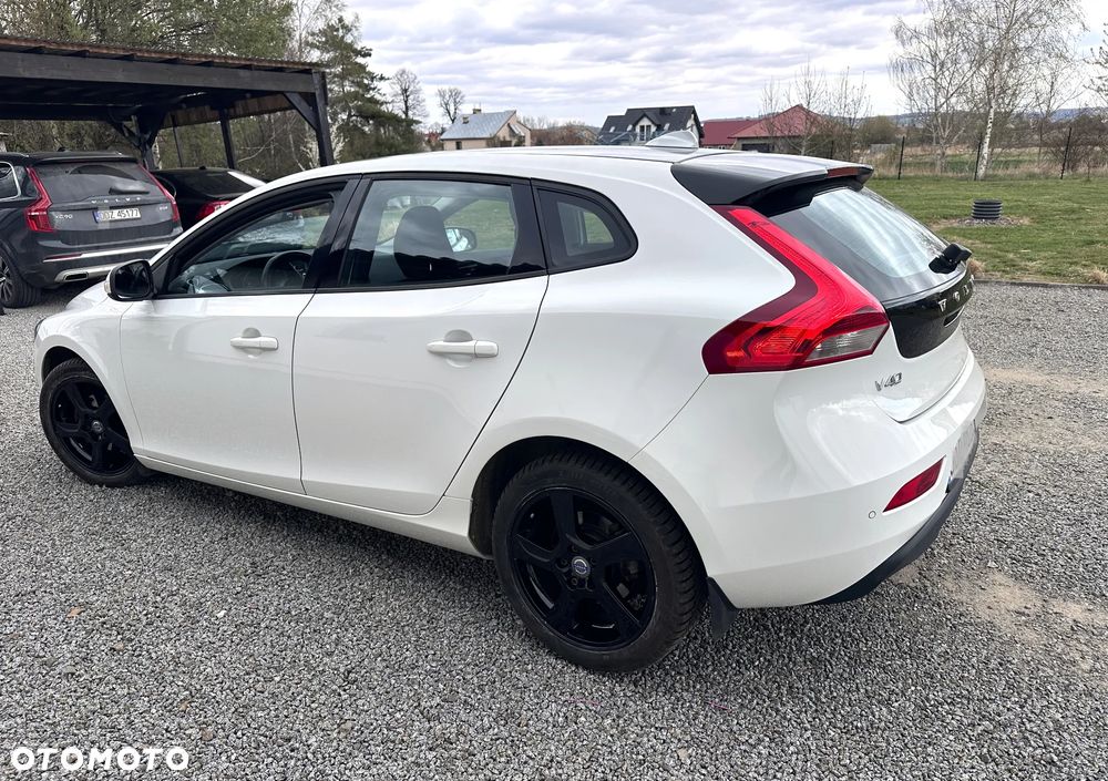 Volvo V40 D2 Kinetic - 8