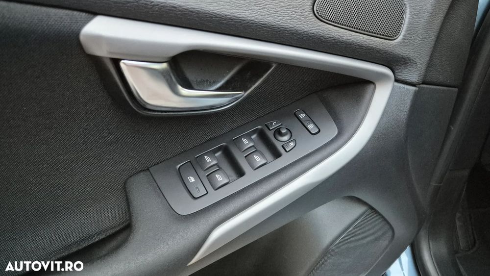 Volvo V40 D2 R Design - 27