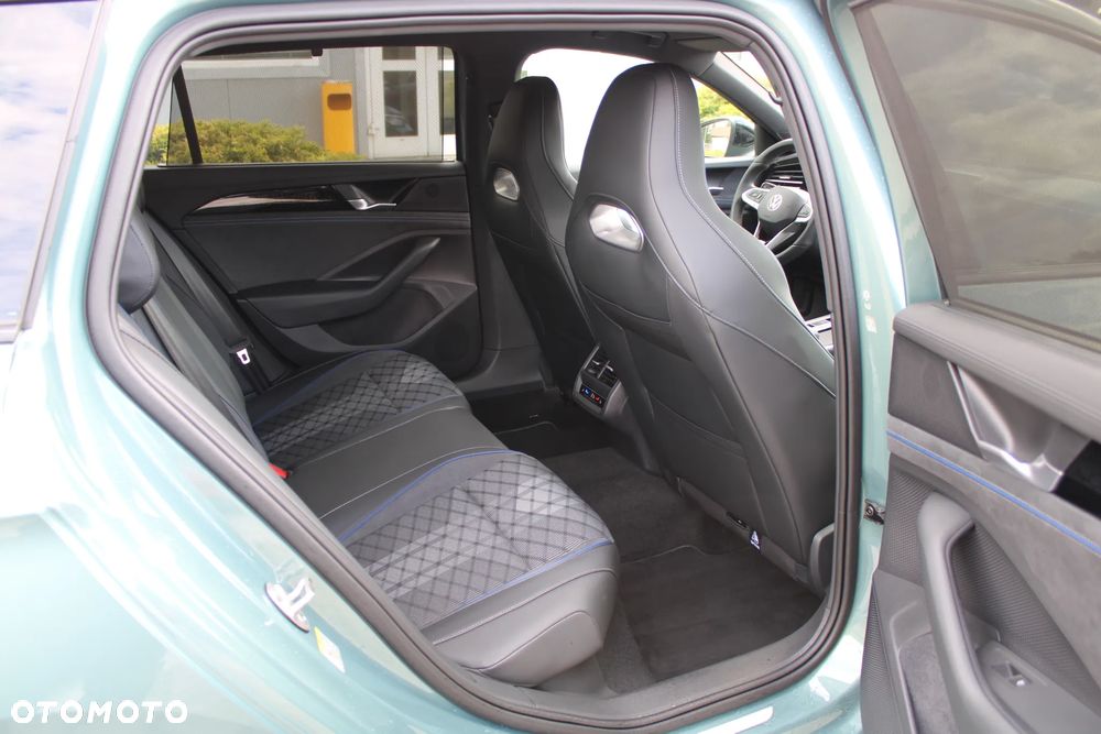Volkswagen Passat Variant 2.0 TDI SCR 4Mot R-Line DSG - 19