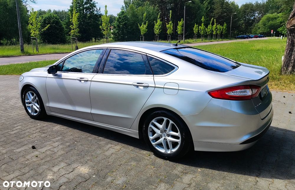 Ford Fusion - 12