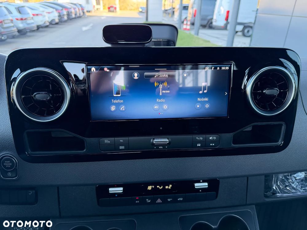 Mercedes-Benz Sprinter - 16