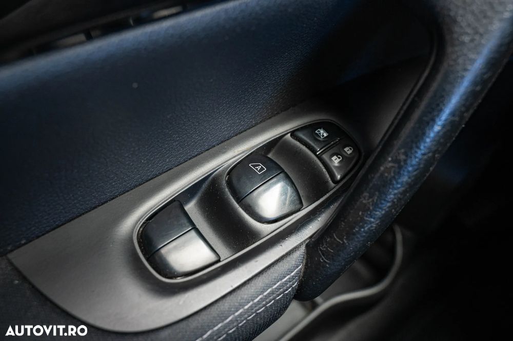 Nissan Qashqai 1.6 DCI N-Connecta - 24