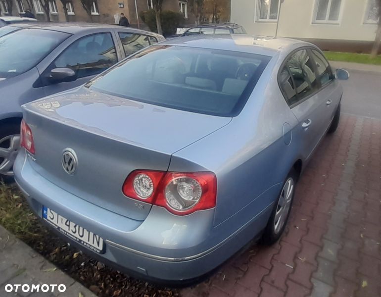 Volkswagen Passat 1.6 FSI Sportline - 7