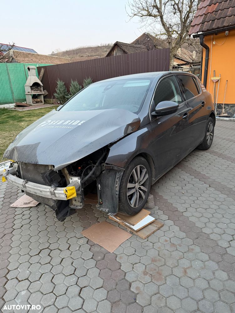 Peugeot 308 1.2 L PureTech Turbo S&S EAT8 Allure - 1