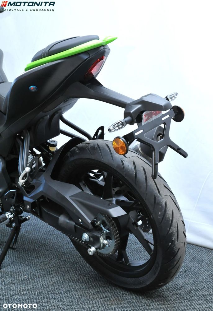 QJMOTOR SRK 125S - 9