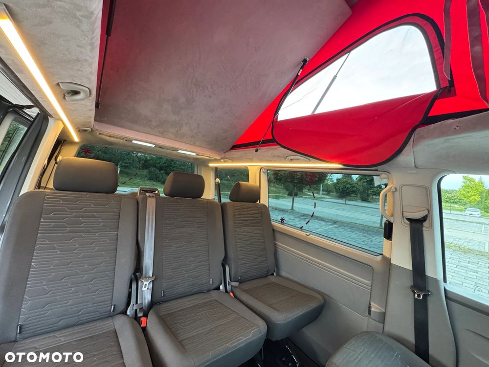 Volkswagen Caravelle - 8