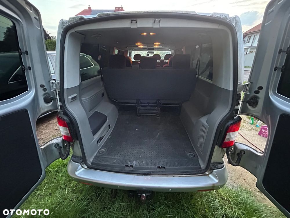 Volkswagen Caravelle - 12