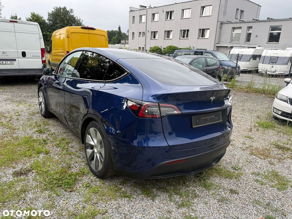 Tesla Model Y RWD - 4