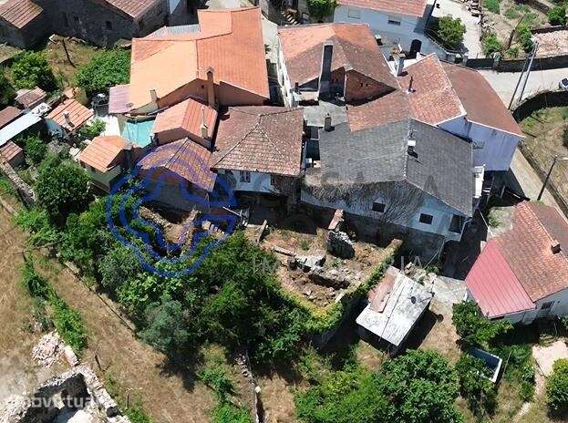 2 Terrenos Urbanos | Moradia em Pedra p/ Reabilitar com Lagar e Vistas - Grande imagem: 4/39