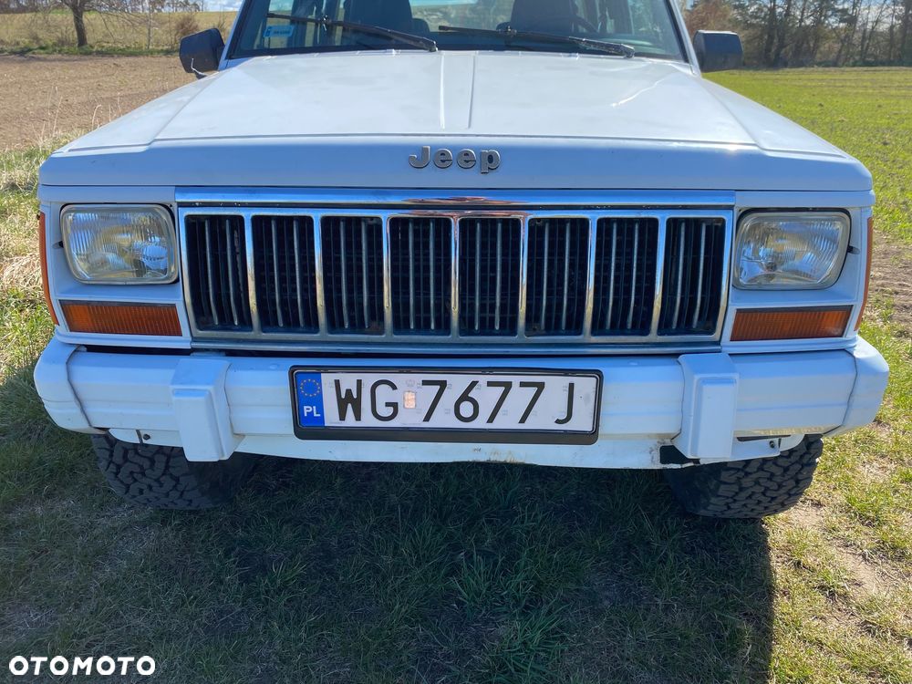 Jeep Cherokee - 12