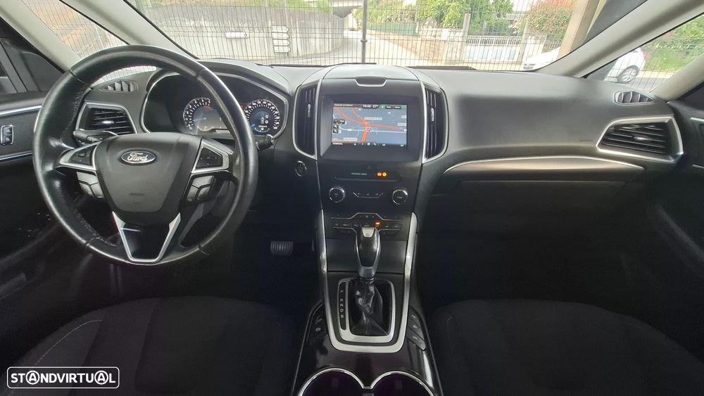 Ford S-Max - 38