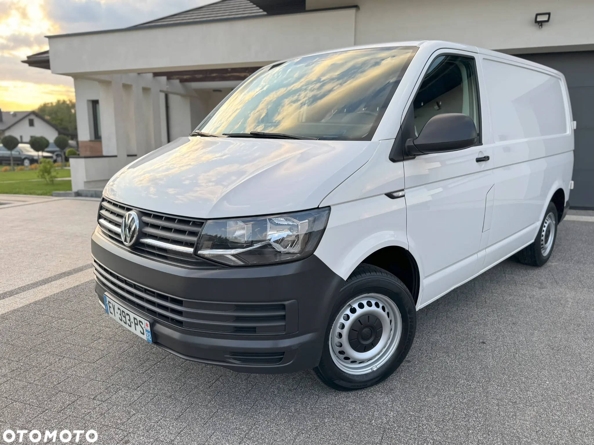 Volkswagen Transporter - 2