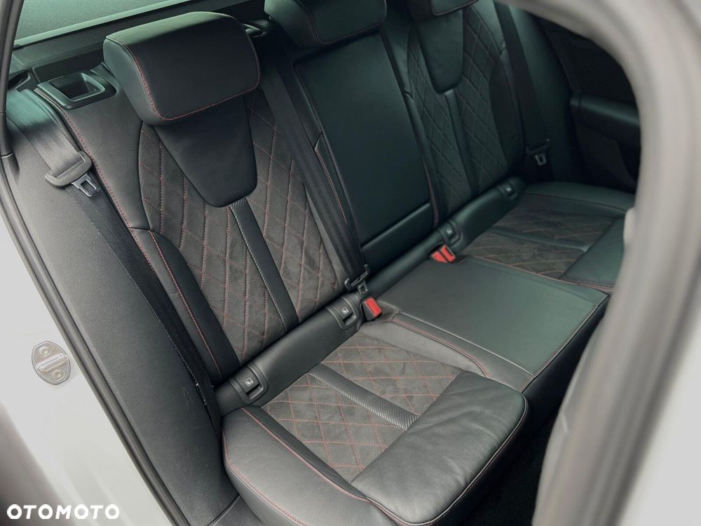 Skoda Octavia 2.0 TSI RS DSG - 19