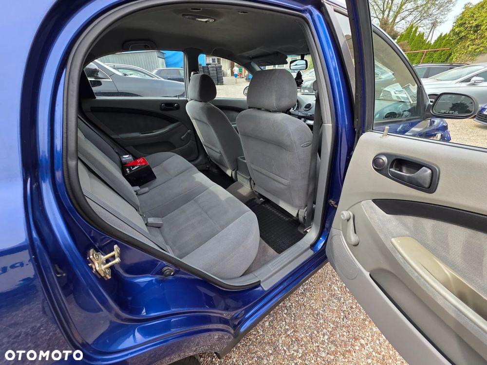 Chevrolet Lacetti 1.4 SE - 6